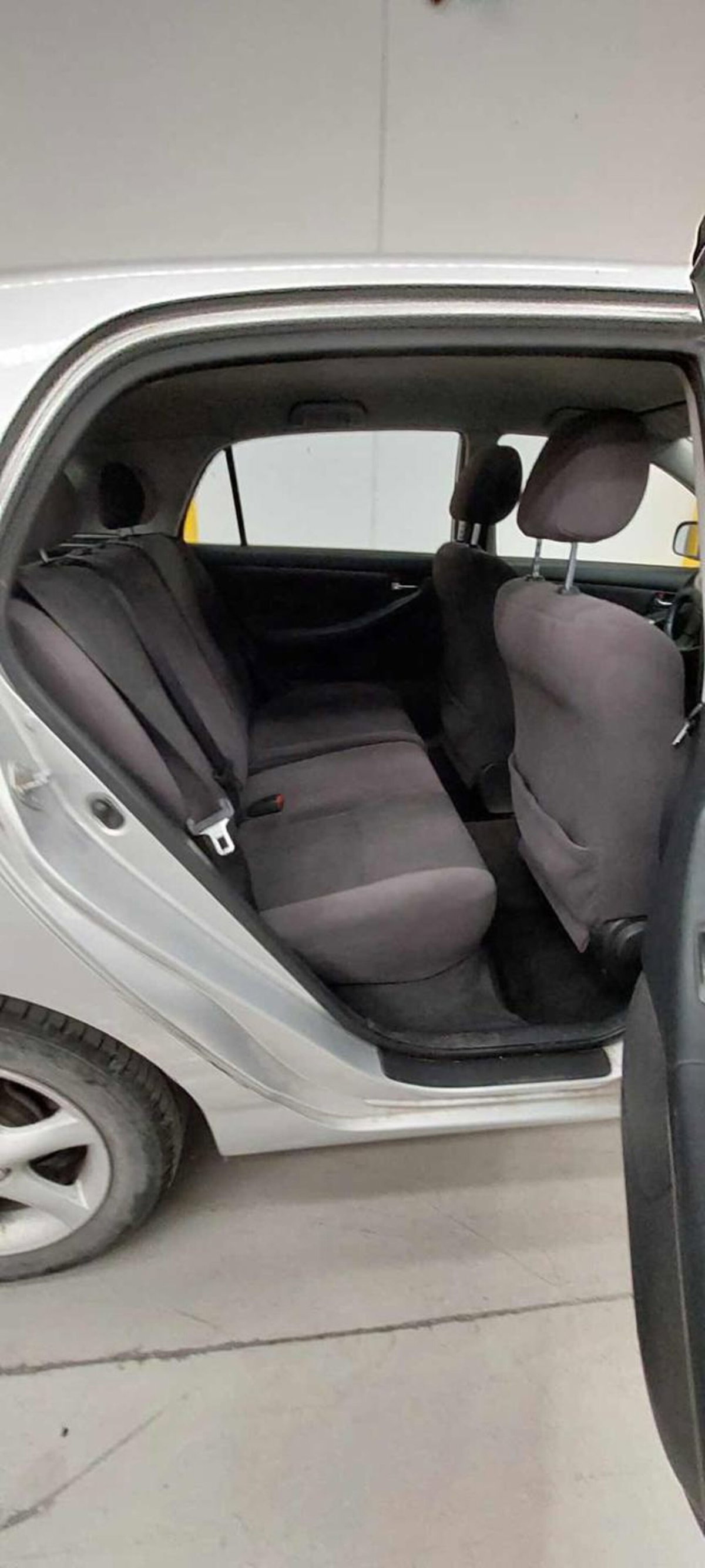 Toyota Corolla 1.6 16V 5 porte (7)