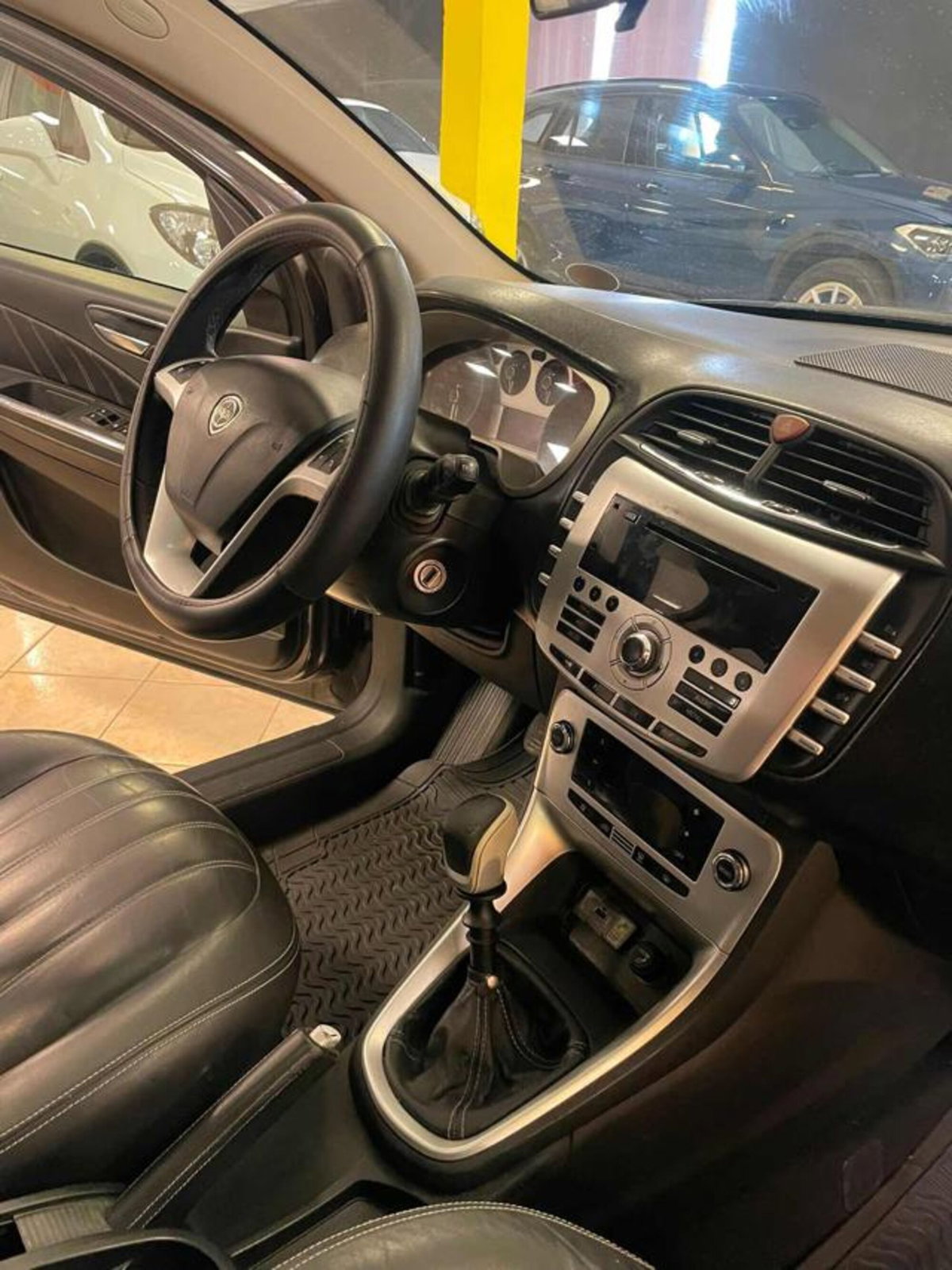 Lancia Delta 2.0 MJT DPF Executive (12)