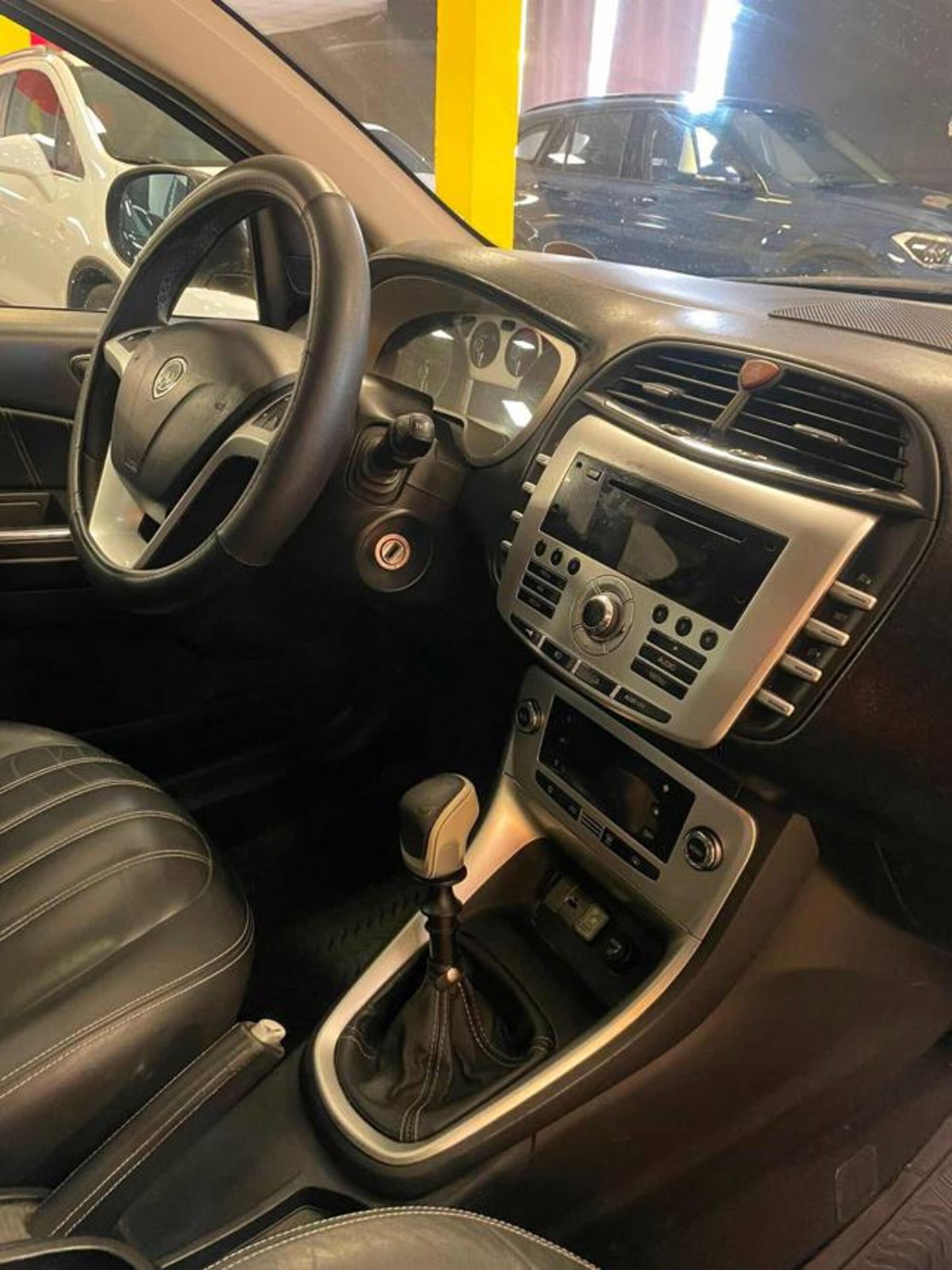 Lancia Delta 2.0 MJT DPF Executive (13)