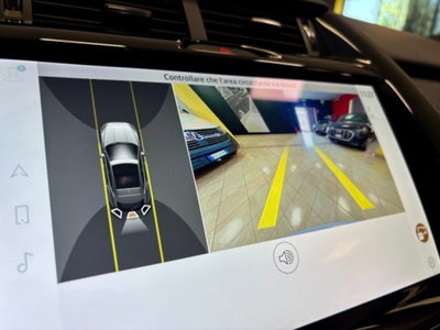 Jaguar E-Pace 2.0D I4 163 CV AWD Auto (14)