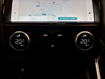 Jaguar E-Pace 2.0D I4 163 CV AWD Auto (18)