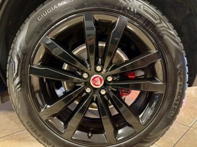 Jaguar E-Pace 2.0D I4 163 CV AWD Auto (8)