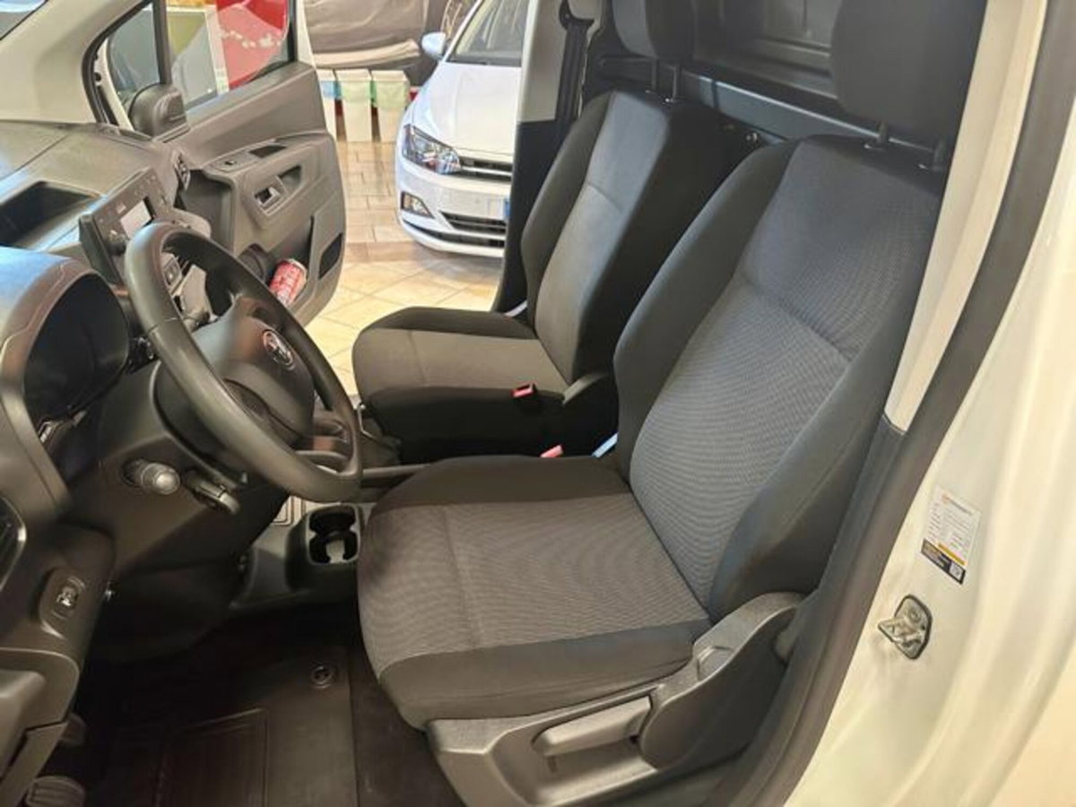 Toyota Proace City City 1.5D 100 CV S&S PC 4p. Ground (10)
