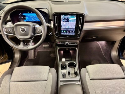 Volvo XC40 B3 automatico Core (7)