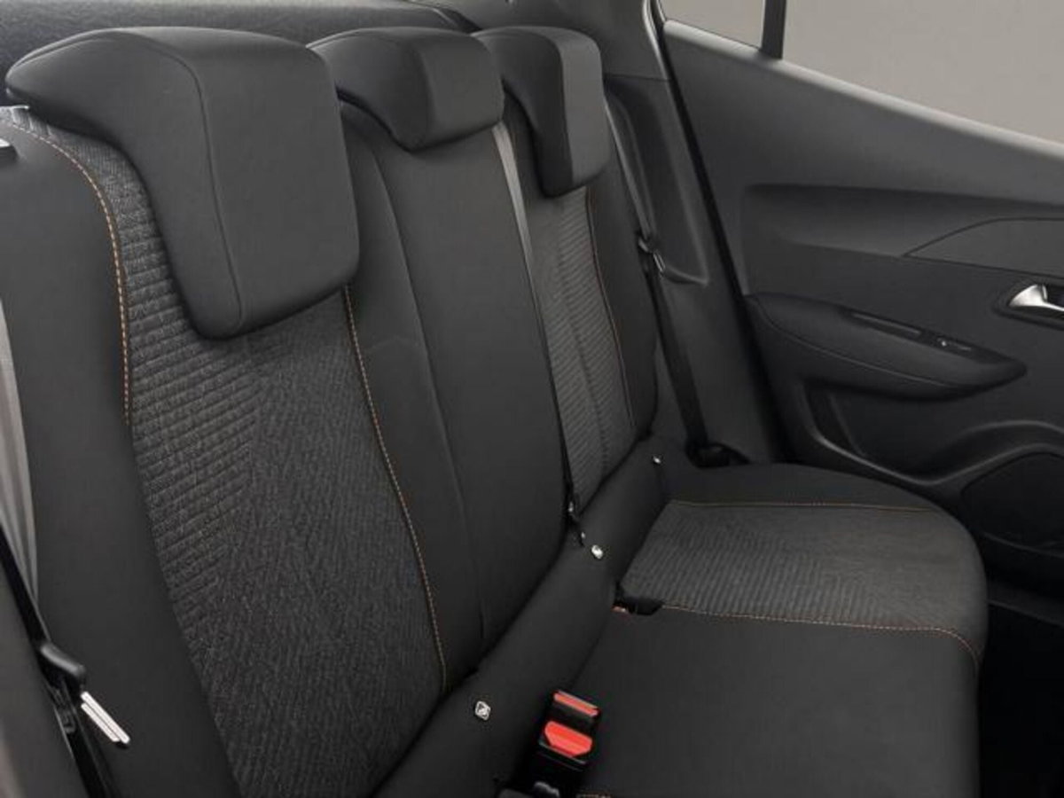 Peugeot 2008 1.2 hybrid Style 145cv e-dcs6 (12)