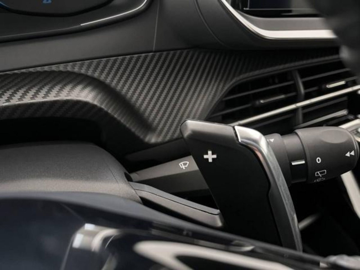 Peugeot 2008 1.2 hybrid Style 145cv e-dcs6 (15)