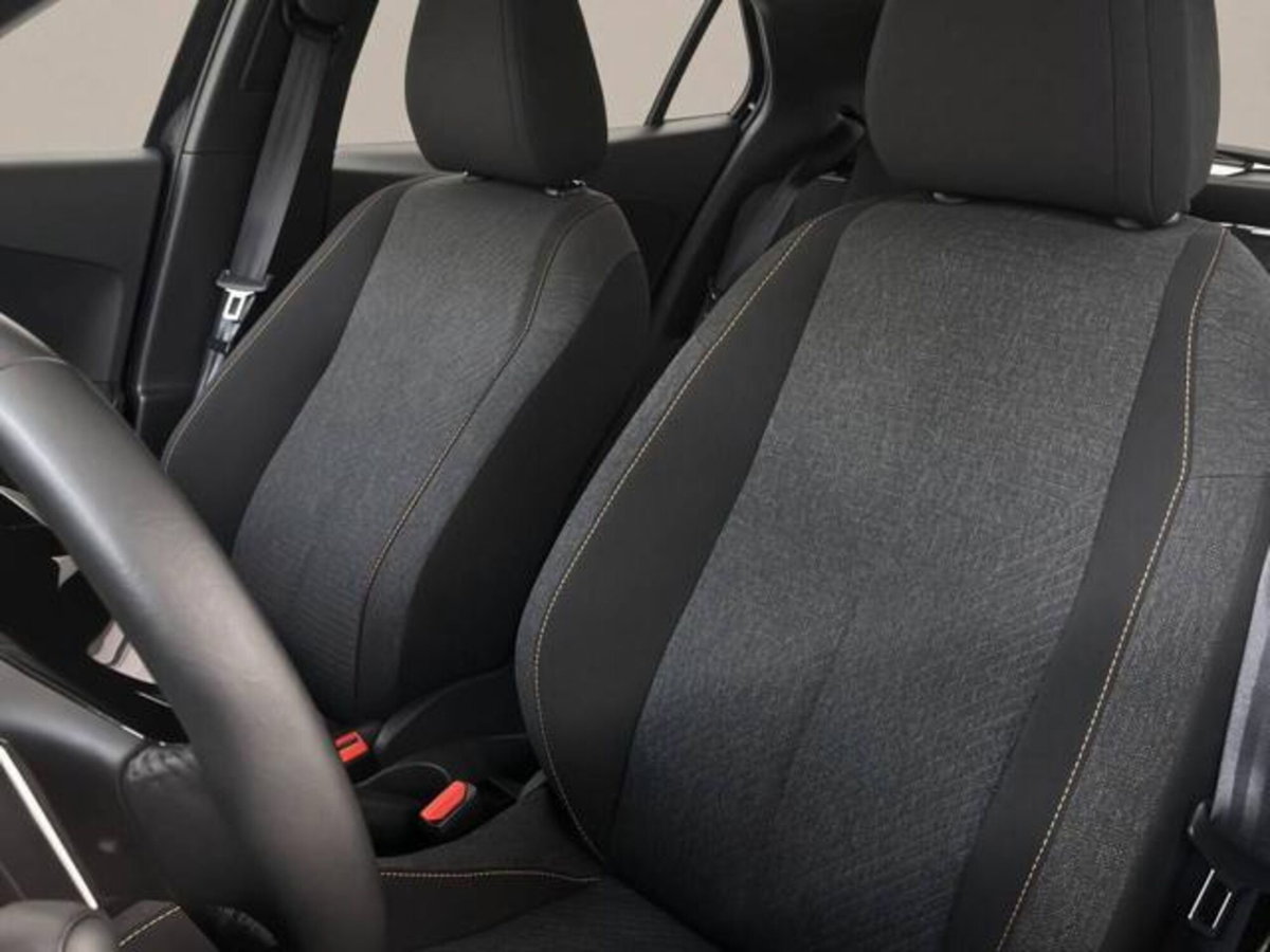 Peugeot 2008 1.2 hybrid Style 145cv e-dcs6 (9)
