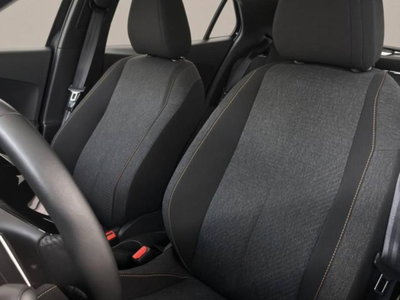 Peugeot 2008 1.2 hybrid Style 145cv e-dcs6 (9)