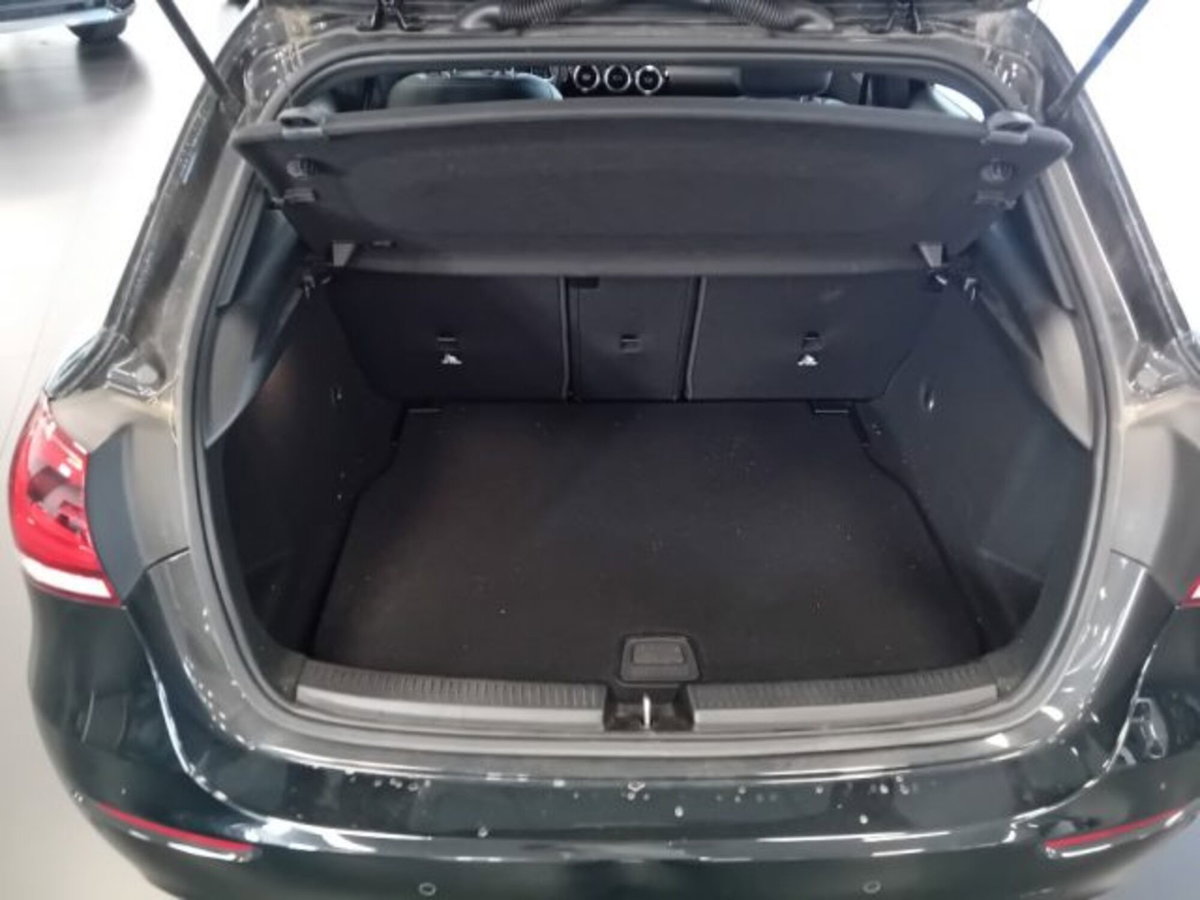 Mercedes-Benz Classe A Sedan 180 4p. Sport (10)