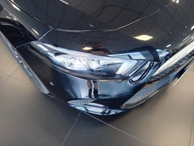 Mercedes-Benz Classe A Sedan 180 4p. Sport (4)