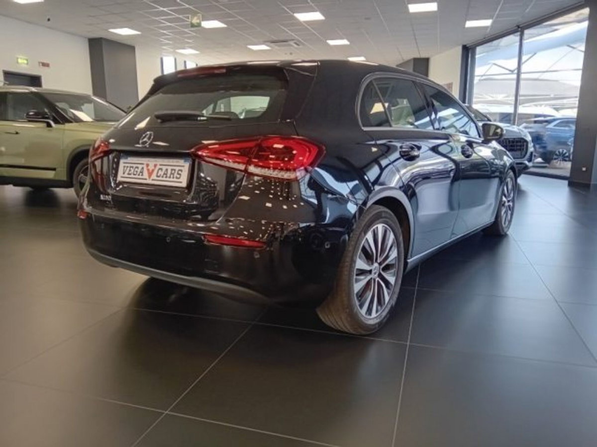 Mercedes-Benz Classe A Sedan 180 4p. Sport (8)
