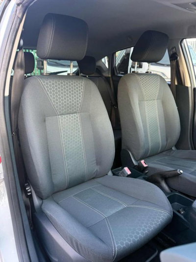 Ford Fiesta 1.4 TDCi 68CV 5 porte Titanium (10)