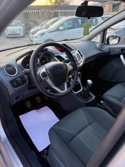 Ford Fiesta 1.4 TDCi 68CV 5 porte Titanium (11)