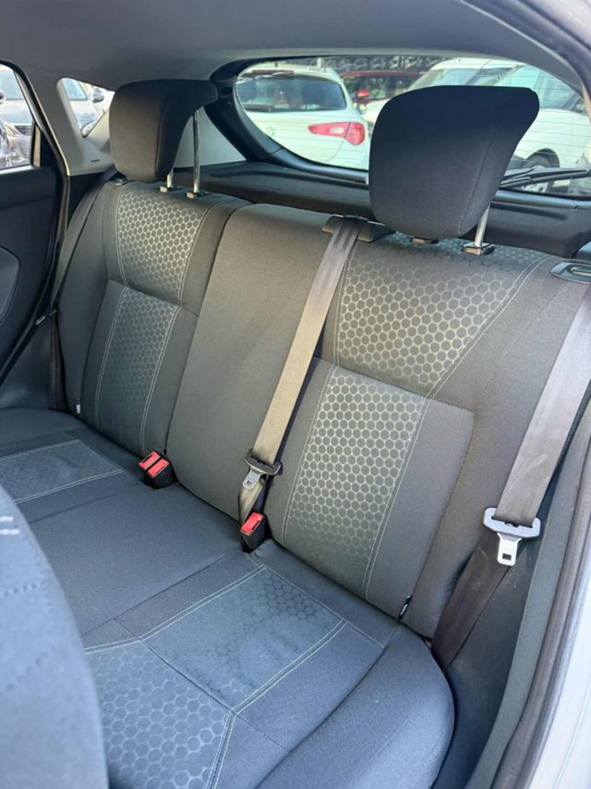 Ford Fiesta 1.4 TDCi 68CV 5 porte Titanium (14)