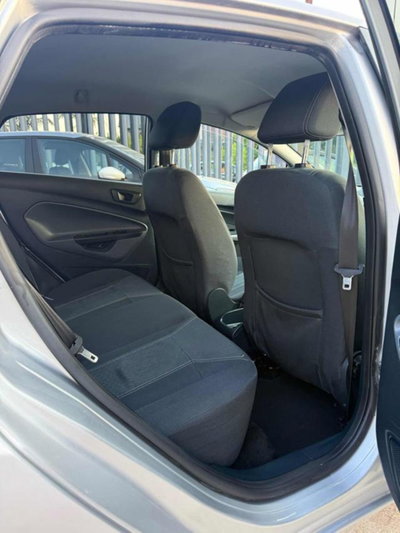 Ford Fiesta 1.4 TDCi 68CV 5 porte Titanium (7)