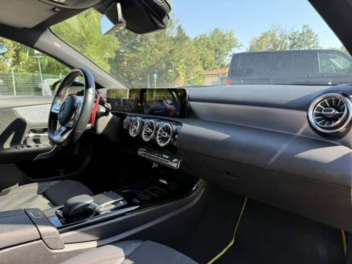 Mercedes-Benz Classe A 200 d AMG Line Premium Plus auto (8)