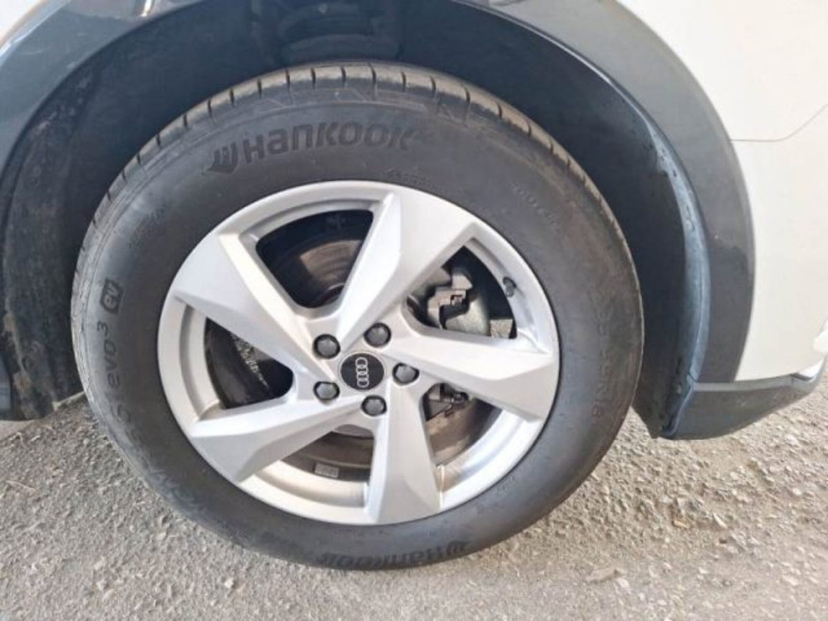 Audi Q3 35 TDI quattro S tronic Business Advanced (15)