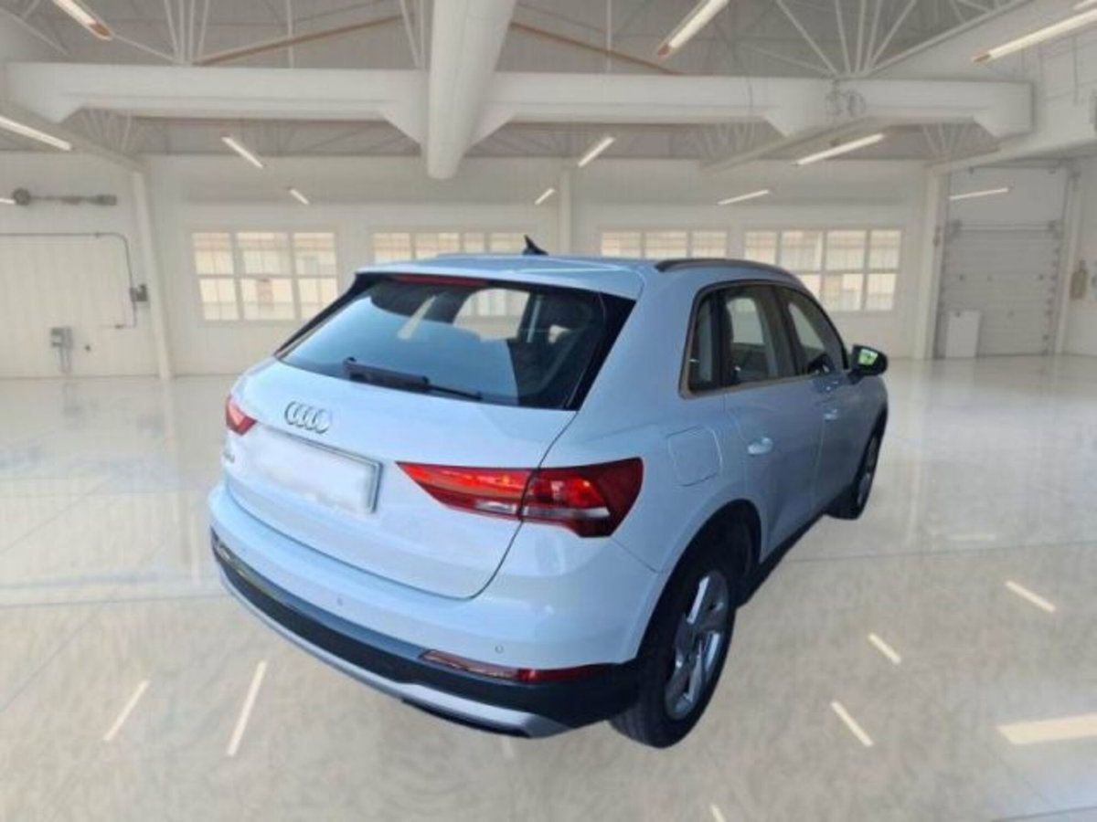 Audi Q3 35 TDI quattro S tronic Business Advanced (2)