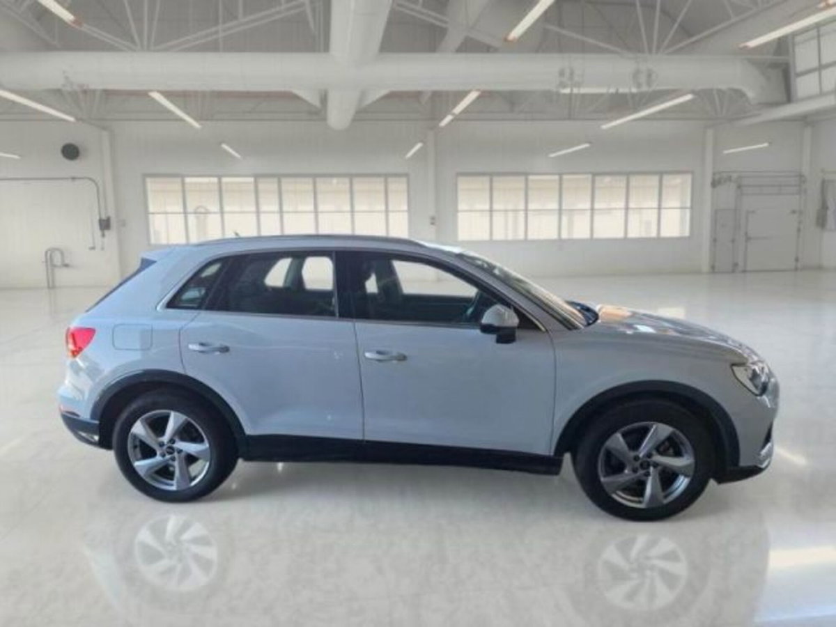 Audi Q3 35 TDI quattro S tronic Business Advanced (7)