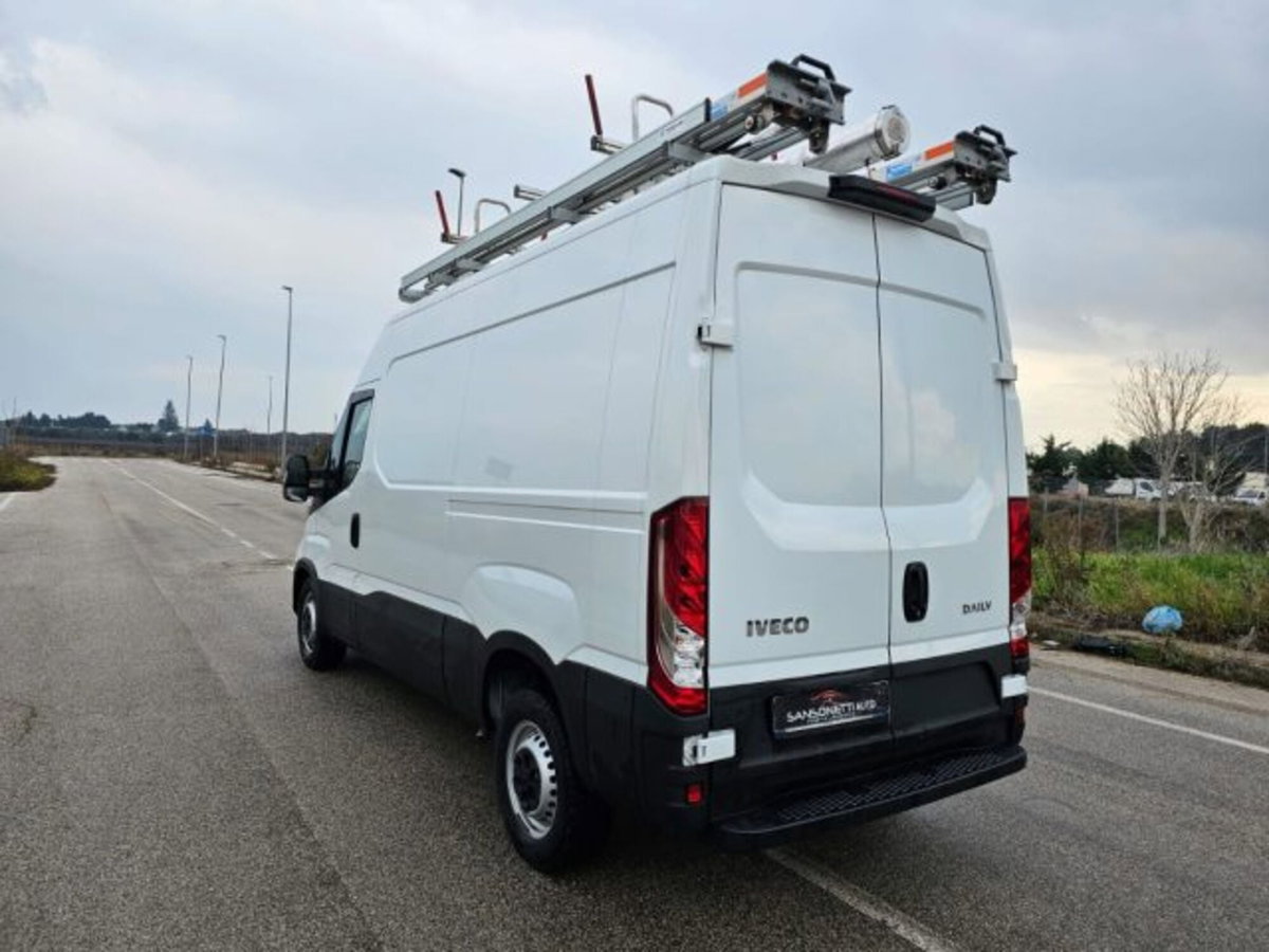 Iveco Daily Furgone 35S12V 2.3 HPT PM-TM Furgone (8)