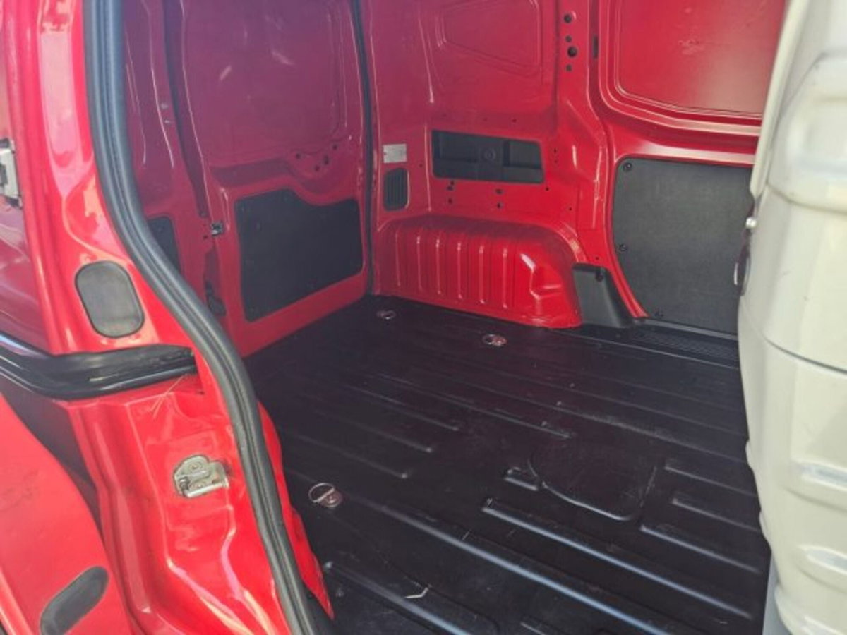 Fiat Fiorino 1.3 MJT 75CV Furgone Adventure (8)