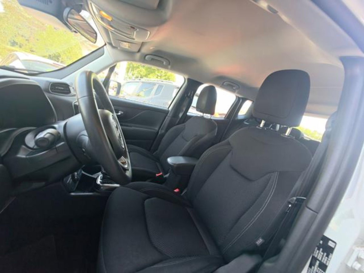 Jeep Renegade 1.3 T4 190CV PHEV 4xe AT6 Limited (8)