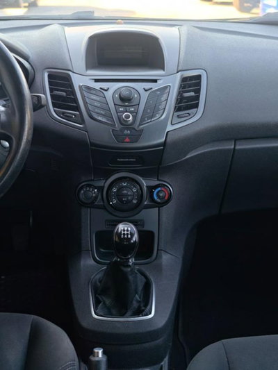 Ford Fiesta 1.5 TDCi 75CV 5 porte Titanium (13)