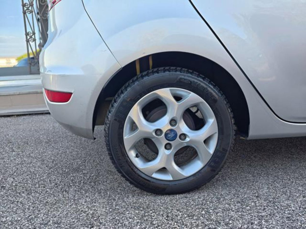 Ford Fiesta 1.5 TDCi 75CV 5 porte Titanium (7)