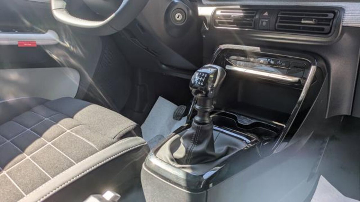 Citroen C3 1.2 puretech turbo Business 100cv s&s (9)