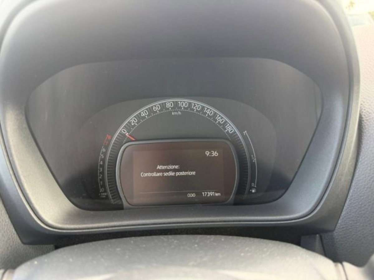 Toyota Aygo X 1.0 VVT-i 72 CV 5p. Undercover S-CVT (12)