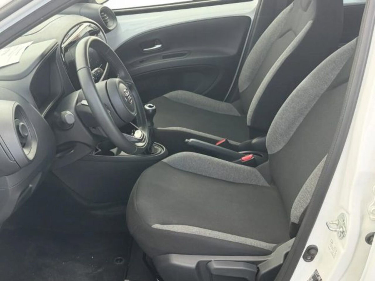 Toyota Aygo X 1.0 VVT-i 72 CV 5p. Undercover S-CVT (15)