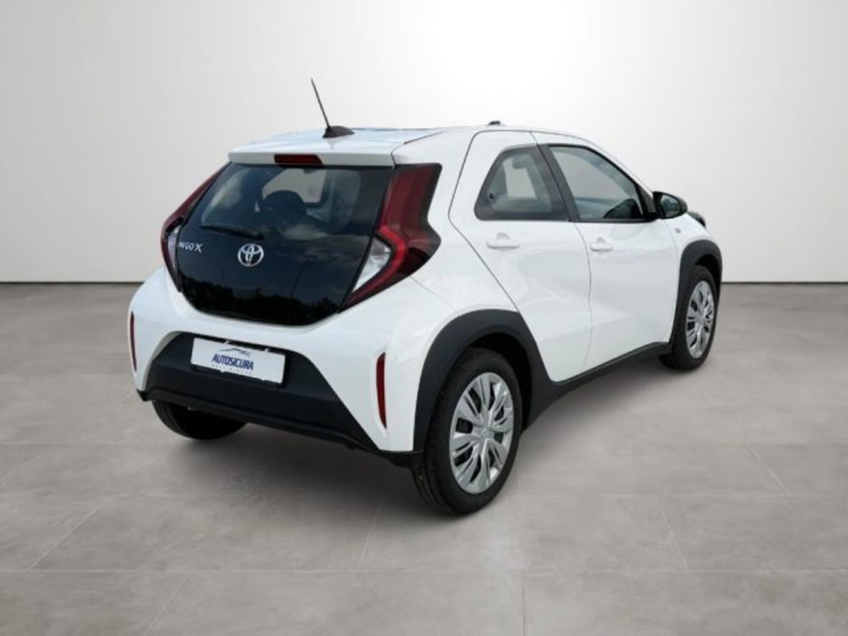 Toyota Aygo X 1.0 VVT-i 72 CV 5p. Undercover S-CVT (4)