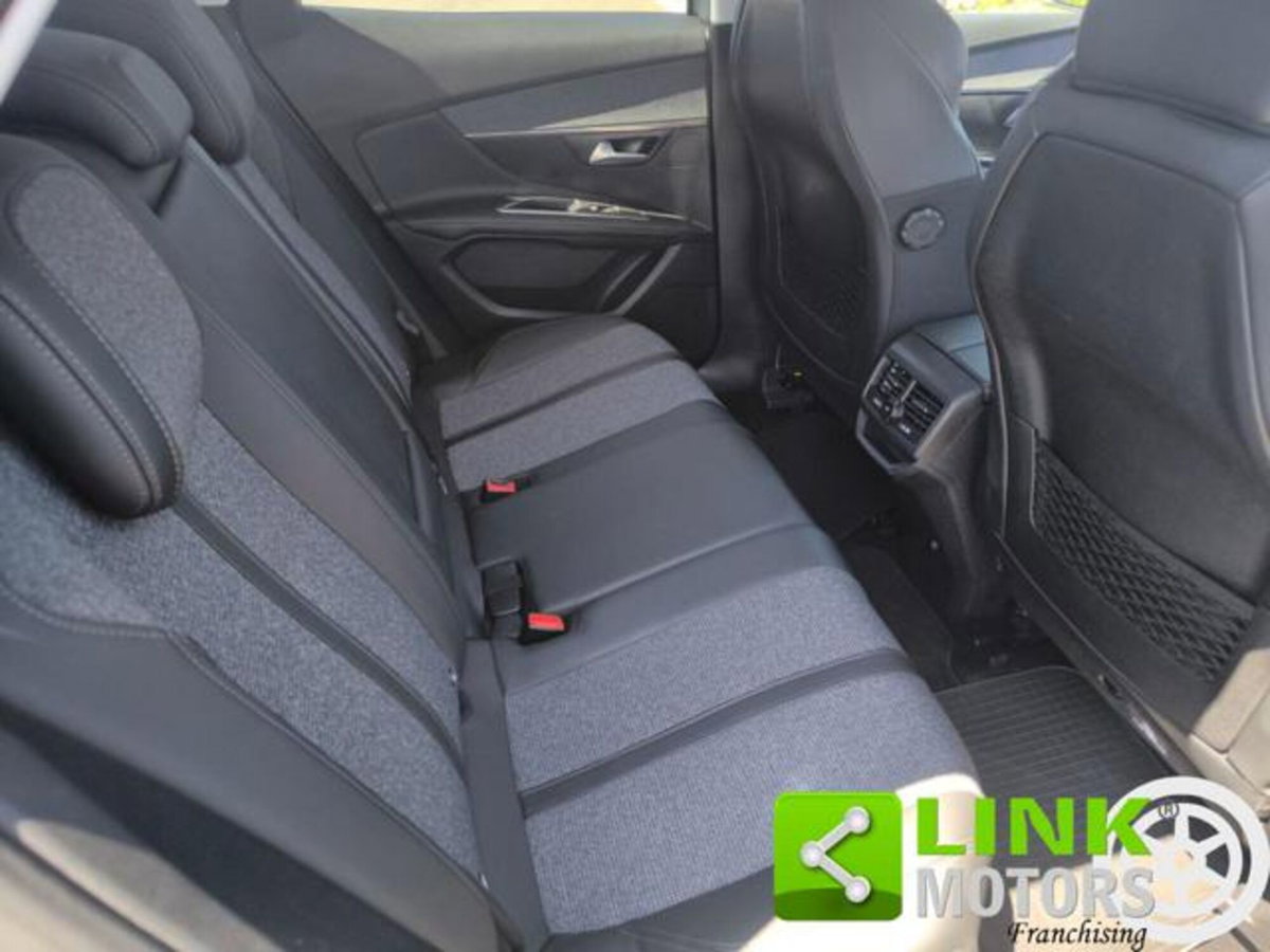 Peugeot 3008 BlueHDi 130 S&S Allure (12)