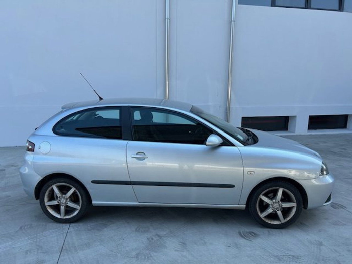 SEAT Ibiza 1.4 16V 85CV 3p. Stylance (2)