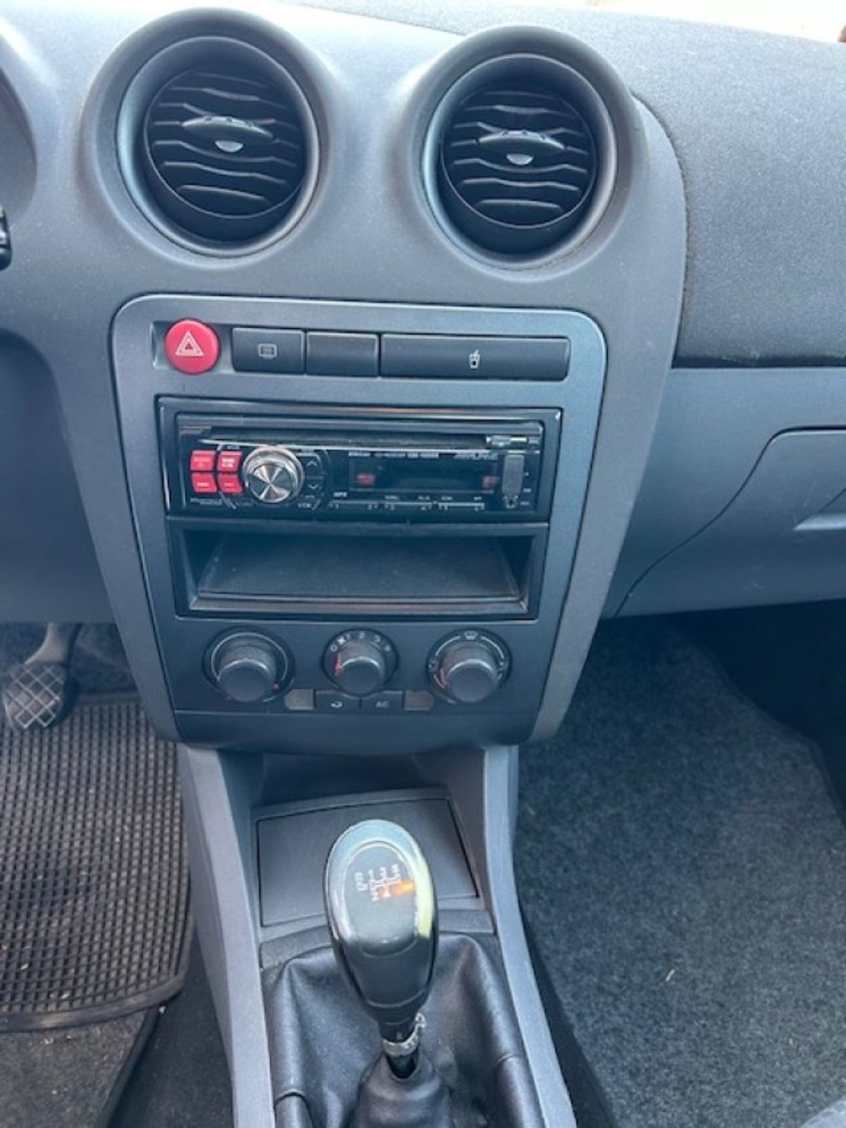 SEAT Ibiza 1.4 16V 85CV 3p. Stylance (7)