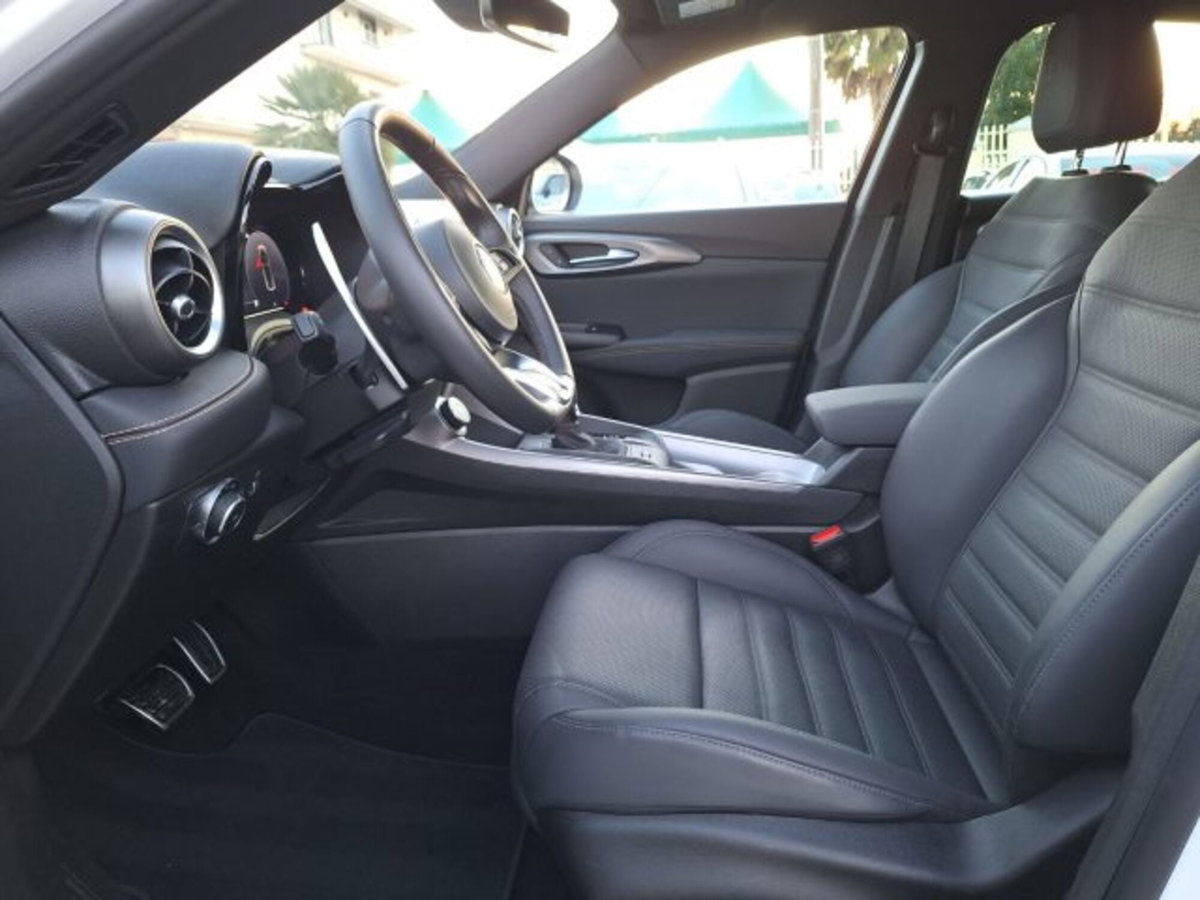 Alfa Romeo Tonale 1.6 Veloce 130cv tct6 (12)