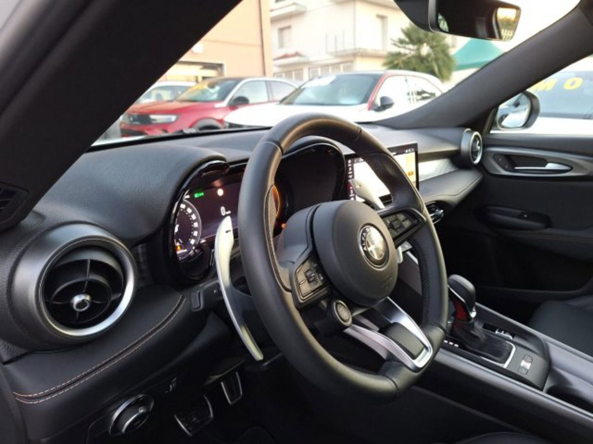 Alfa Romeo Tonale 1.6 Veloce 130cv tct6 (16)
