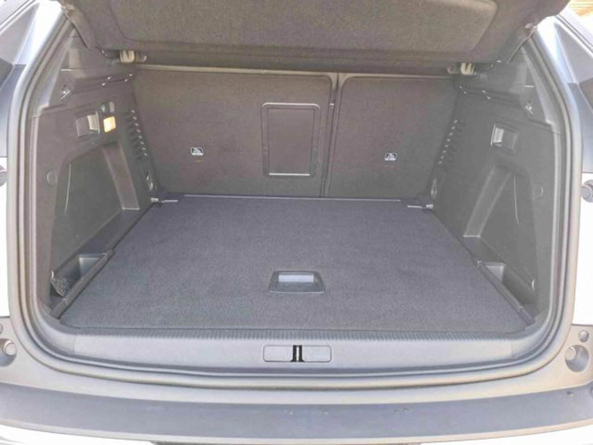 Peugeot 3008 BlueHDi 130 S&S EAT8 Allure Pack (18)