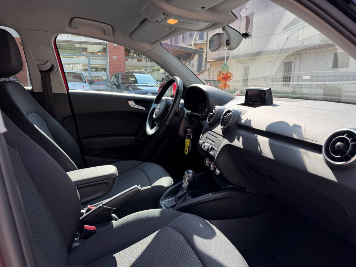 Audi A1 Sportback 1.4 TDI S tronic Admired (17)