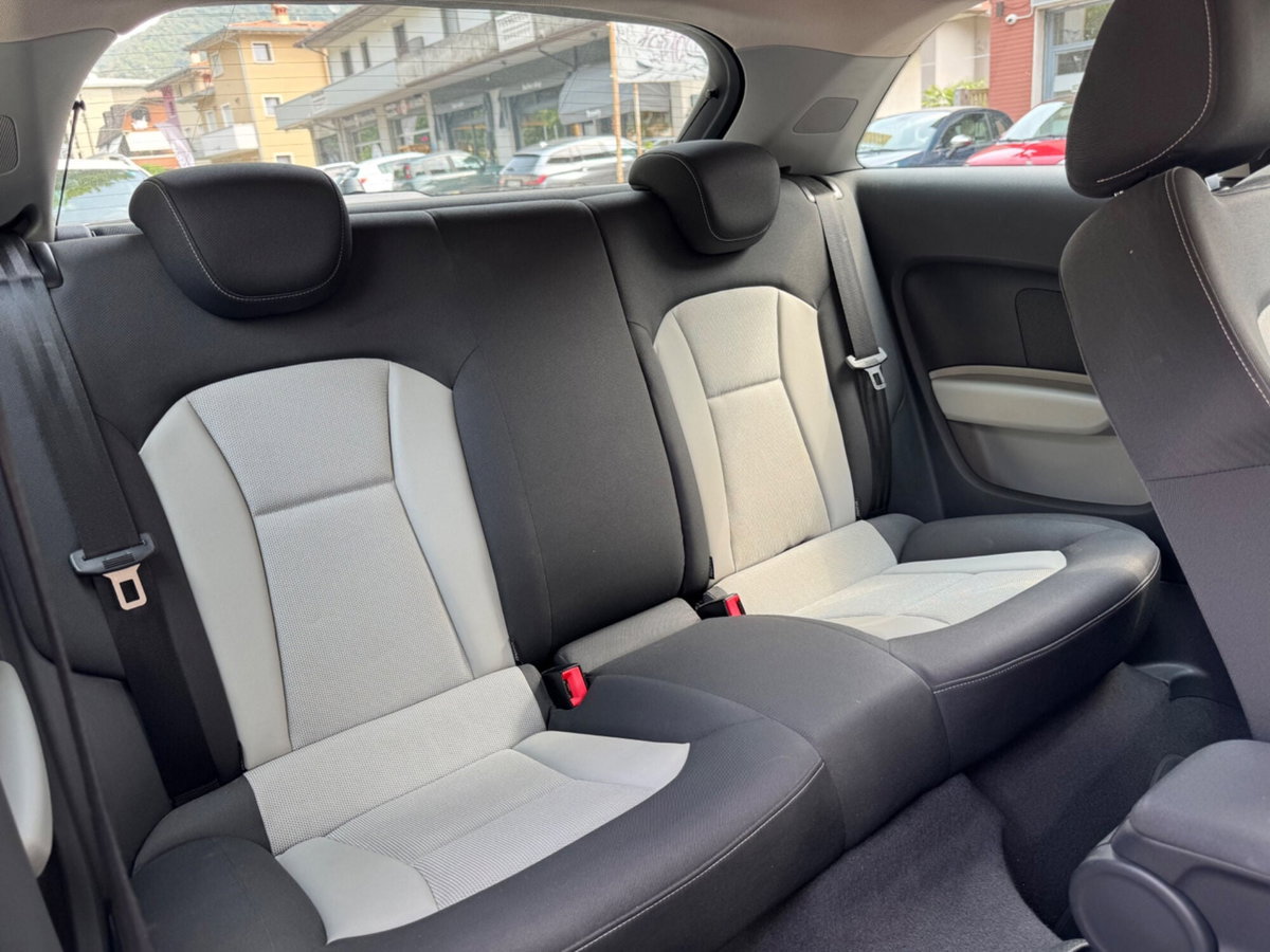 Audi A1 1.2 TFSI Ambition (15)