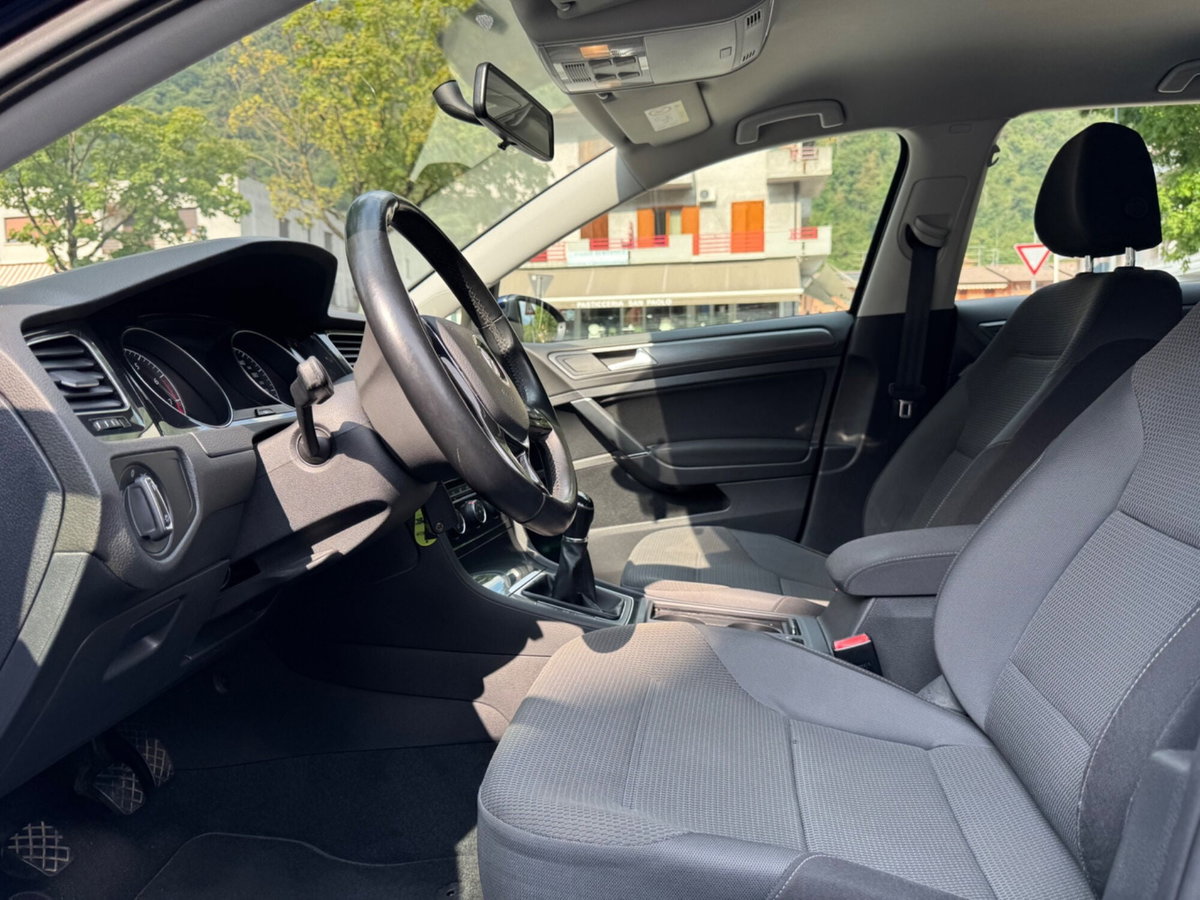 Volkswagen Golf 1.0 TSI 110 CV 5p. Trendline BlueMotion Technology (10)
