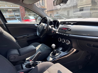 Alfa Romeo Giulietta 1.6 JTDm-2 Exclusive (13)