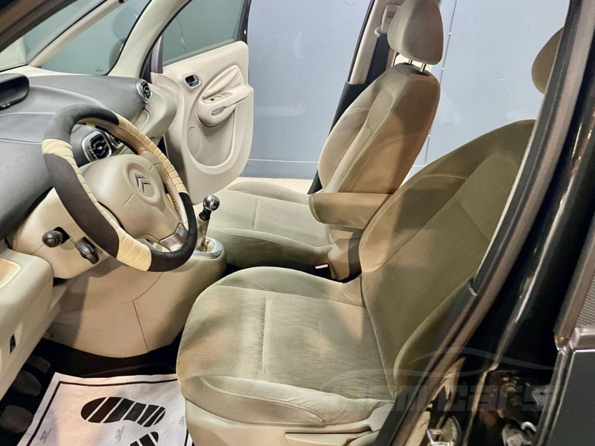 Citroen C3 Picasso 1.4 VTi 95 Exclusive Style (10)