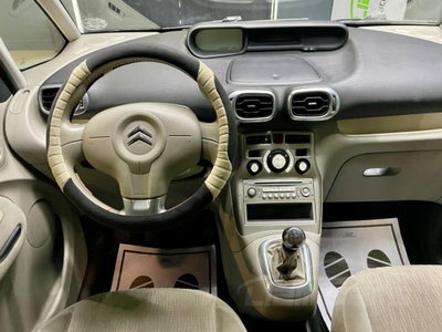 Citroen C3 Picasso 1.4 VTi 95 Exclusive Style (8)