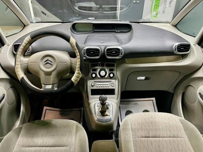 Citroen C3 Picasso 1.4 VTi 95 Exclusive Style (9)