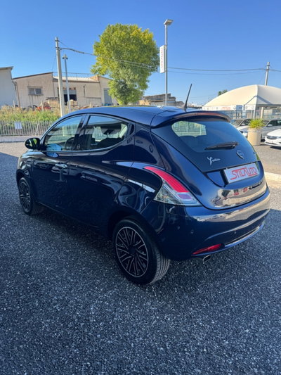 Lancia Ypsilon 1.0 FireFly 5 porte S&S Hybrid Ecochic Gold (2)