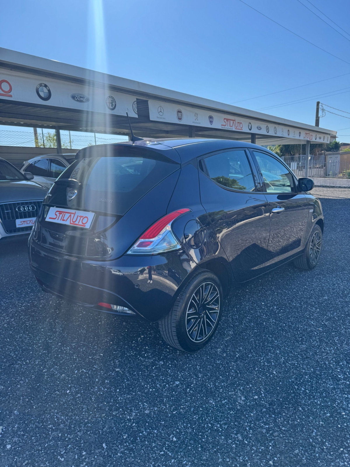 Lancia Ypsilon 1.0 FireFly 5 porte S&S Hybrid Ecochic Gold (4)