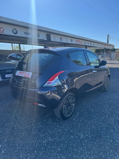 Lancia Ypsilon 1.0 FireFly 5 porte S&S Hybrid Ecochic Gold (4)