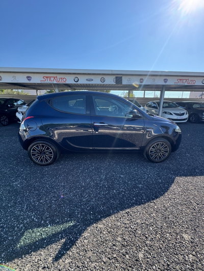 Lancia Ypsilon 1.0 FireFly 5 porte S&S Hybrid Ecochic Gold (7)
