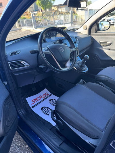Lancia Ypsilon 1.0 FireFly 5 porte S&S Hybrid Ecochic Gold (8)